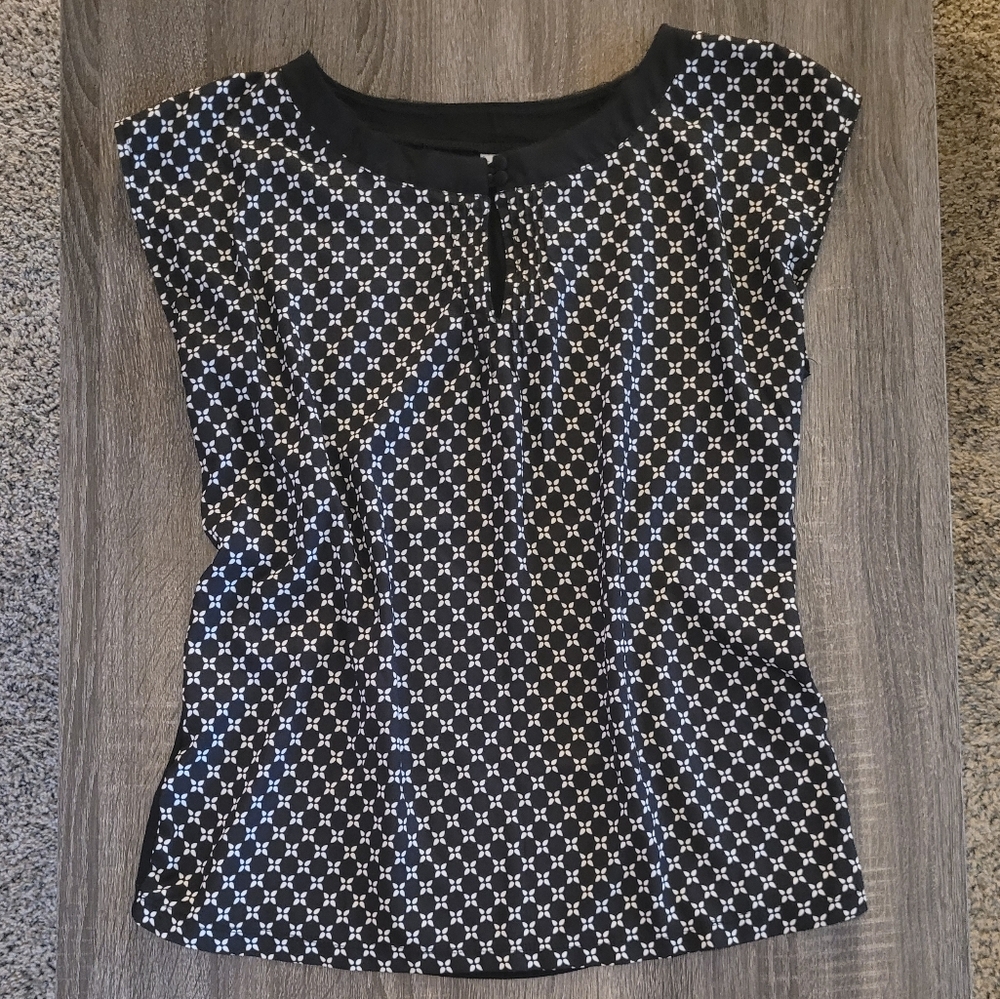 New York & Company Sleeveless Top